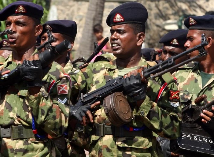 Quân đội Sri Lanka diễu binh phô diễn sức mạnh ảnh 4